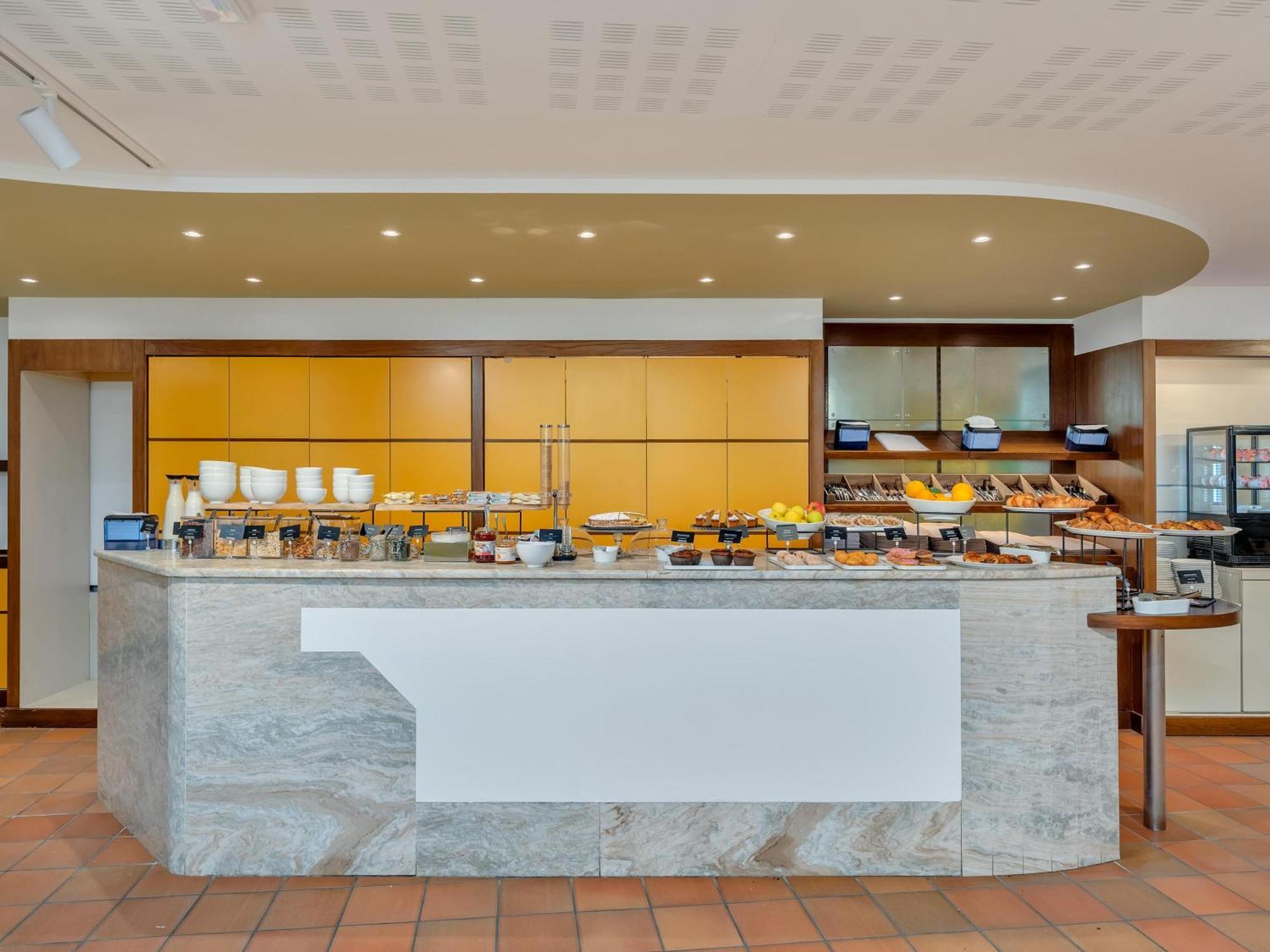 B&B Hotel Alba Ngoại thất bức ảnh